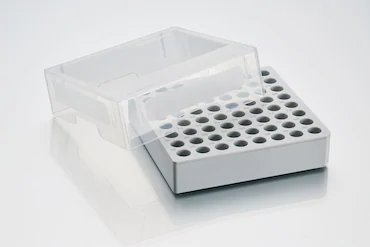 艾本德儲存盒 8 × 8, 可放置 64  個試管， 1  –  2  mL，3  件，高 53  mm，2  英寸，聚丙烯材料，可耐受最低 -86  °C，可高溫高壓滅菌，帶蓋子并具有數(shù)字字母標識